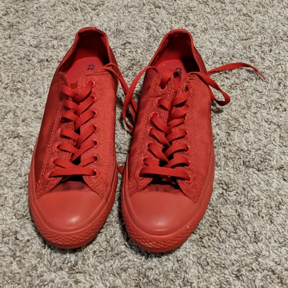Red Unisex Converse size 8.5 mens & 10.5 women's